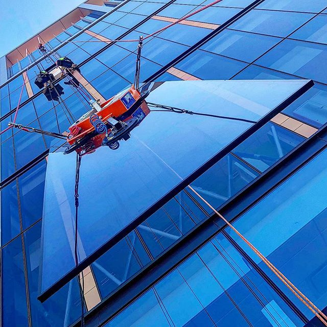 紫荆大厦外立面幕墙玻璃更换工程